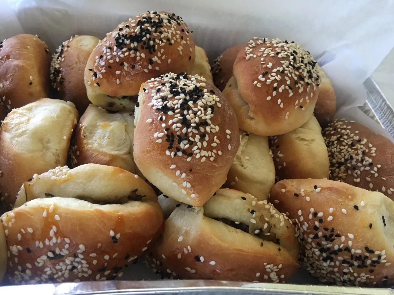 Taze hazırlanmış poğaçalar